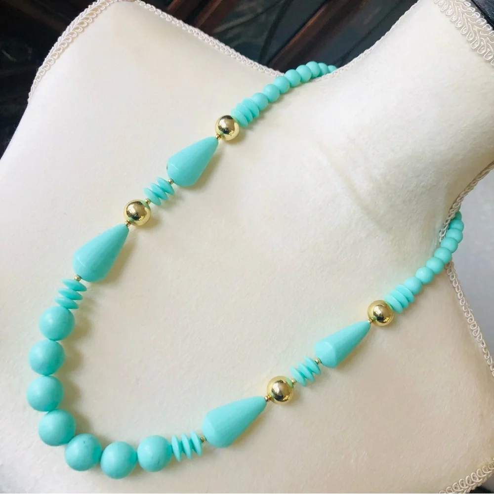 Vintage turquoise tone beaded necklace
